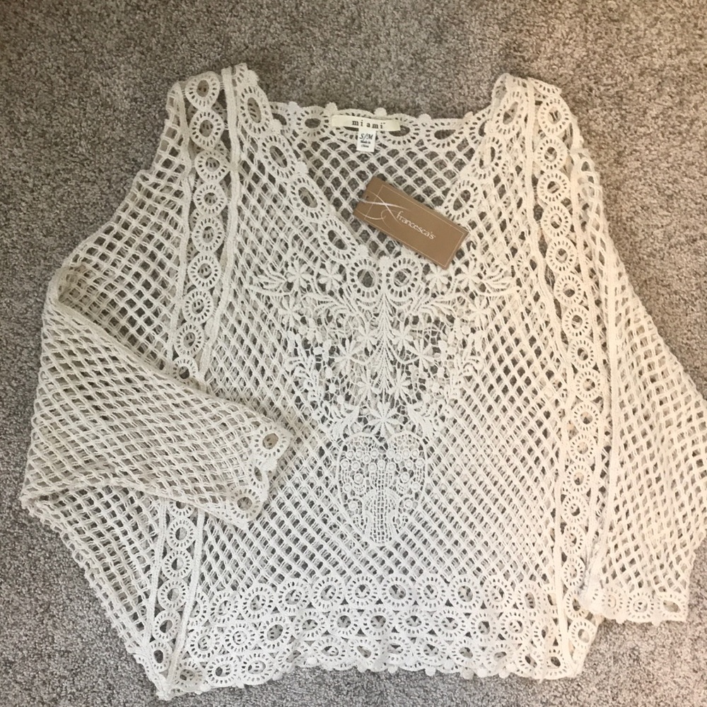 Women’s pull over top